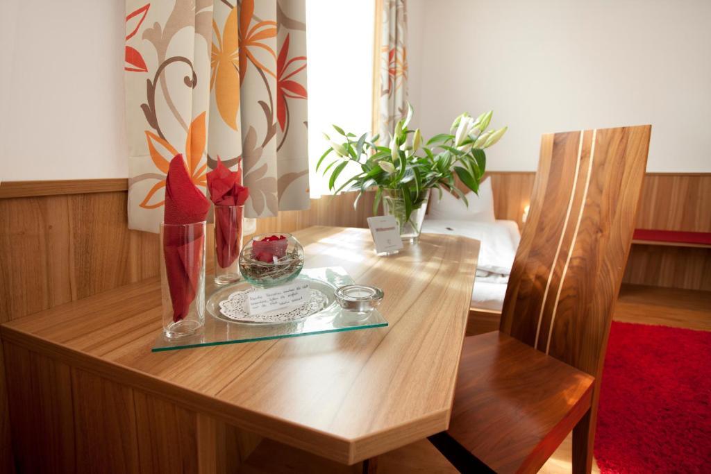 Hotel Drei Loewen Дахау Екстериор снимка